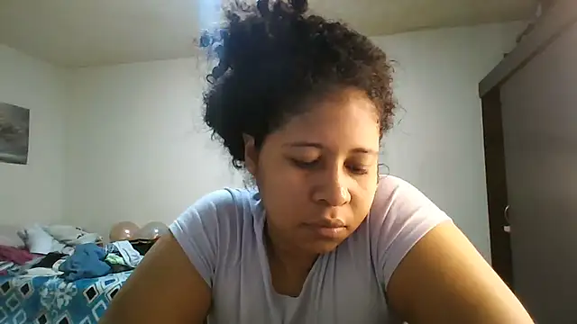 Snapshot of Ivon-09 chatting on 07.25.26 Ivon-09 online show from 07.25.26