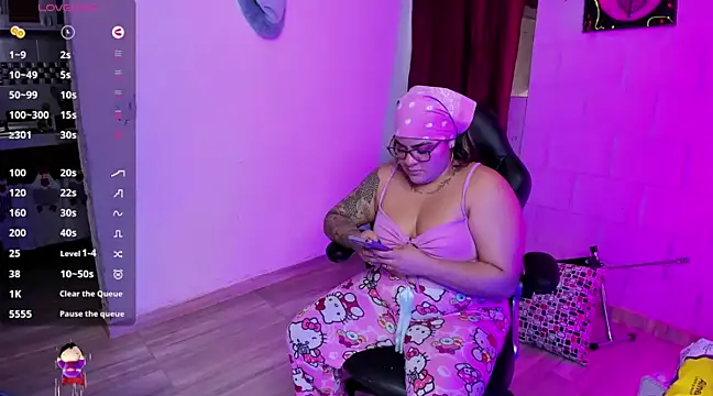 Snapshot of Sharon_hils chatting on 12.07.24 Sharon hils online show from 12.07.24