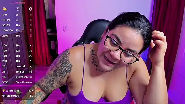 Snapshot of Sharon_hils chatting on 01.10.25 Sharon hils online show from 01.10.25