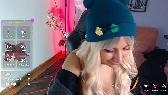 Snapshot of yumin3ko chatting on 12.10.24 yumin3ko online show from 12.10.24