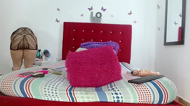 Snapshot of kattysex74 chatting on 09.24.25 kattysex74 online show from 09.24.25
