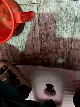 Snapshot of Zishan54 chatting on 10.31.25 Zishan54 online show from 10.31.25