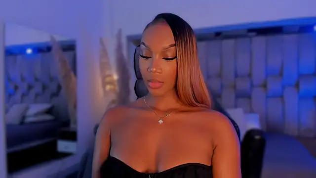 ChaynnaCooper online show from 10.28.25