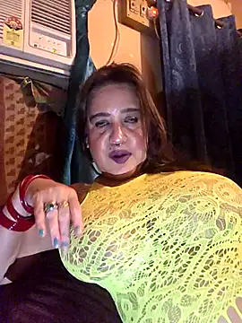 Snapshot of Hot_Queen77 chatting on 05.04.26 Hot Queen77 online show from 05.04.26