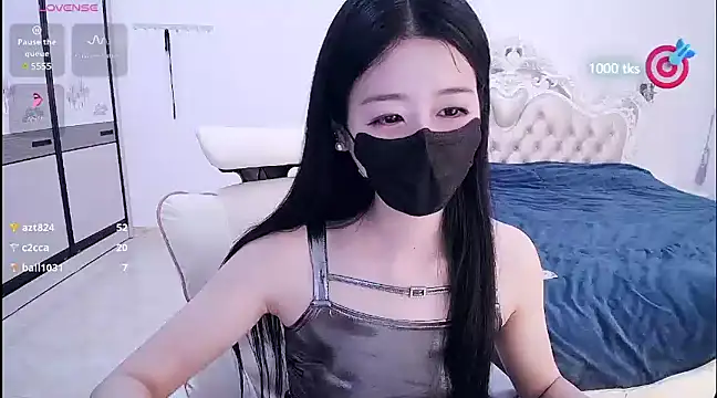 Snapshot of CN-xiaofei chatting on 02.16.25 CN-xiaofei online show from 02.16.25