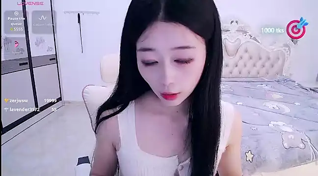 Snapshot of CN-xiaofei chatting on 02.27.25 CN-xiaofei online show from 02.27.25