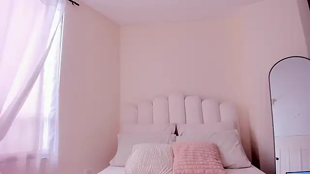 Snapshot of evely_coelloo chatting on 11.06.25 evely coelloo online show from 11.06.25