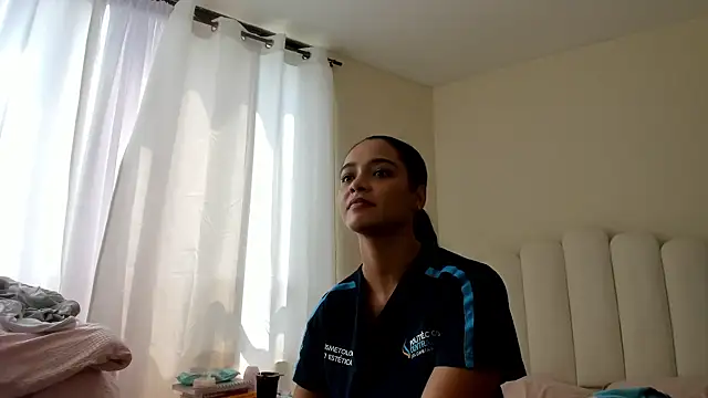 Snapshot of evely_coelloo chatting on 02.11.26 evely coelloo online show from 02.11.26