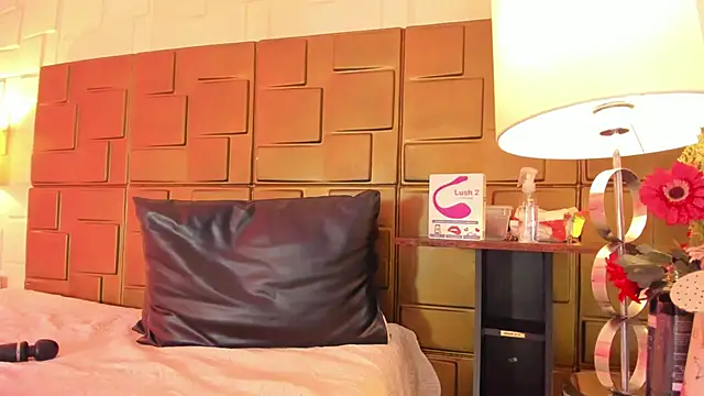 NaomyRivera online show from 09.14.25