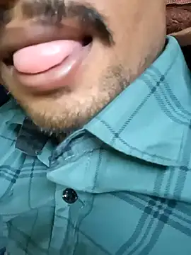 Snapshot of GF_nd_BF_ chatting on 02.20.25 GF nd BF  online show from 02.20.25