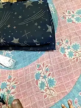 Snapshot of GF_nd_BF_ chatting on 10.31.25 GF nd BF  online show from 10.31.25