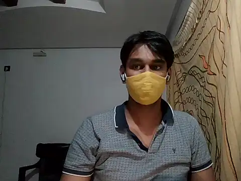 Snapshot of brownguy1234 chatting on 01.15.25 brownguy1234 online show from 01.15.25