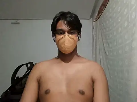 Snapshot of brownguy1234 chatting on 02.05.25 brownguy1234 online show from 02.05.25