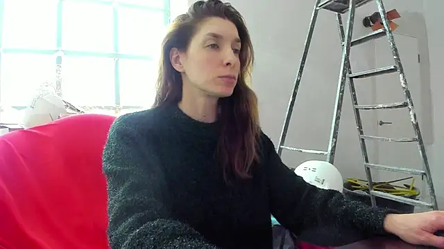 Snapshot of YourSuperModel chatting on 01.31.25 YourSuperModel online show from 01.31.25