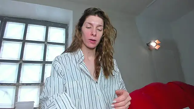 Snapshot of YourSuperModel chatting on 02.27.25 YourSuperModel online show from 02.27.25