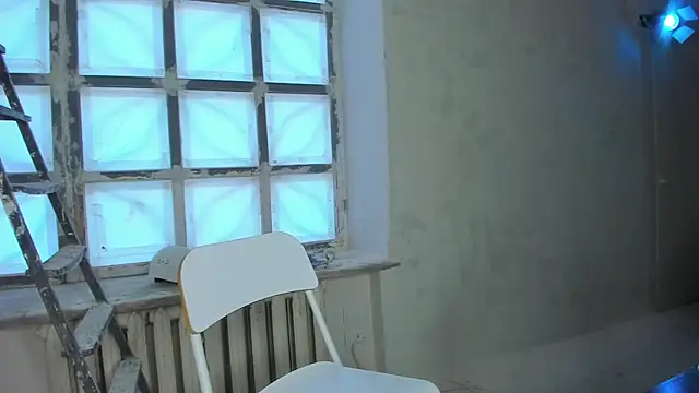 Snapshot of YourSuperModel chatting on 03.18.25 YourSuperModel online show from 03.18.25