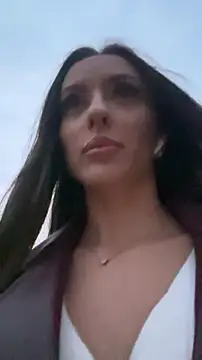 tina akira online show from 11.04.25