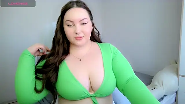 Snapshot of sensitive__girl chatting on 04.17.26 sensitive girl online show from 04.17.26