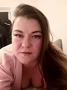 Snapshot of LunikaLunaX chatting on 01.10.26 LunikaLunaX online show from 01.10.26