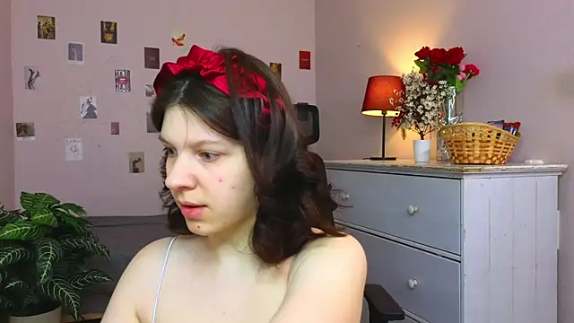 Snapshot of Baby_Evalena chatting on 04.30.26 Baby Evalena online show from 04.30.26