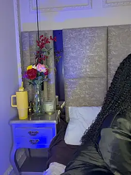 Lola King online show from 02.21.26