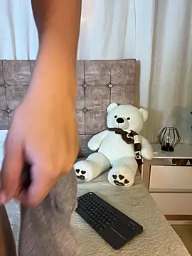 Snapshot of littlemelodi18 chatting on 02.22.26 littlemelodi18 online show from 02.22.26