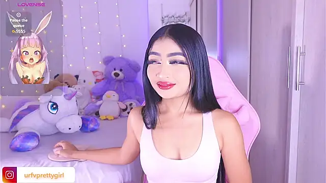 Snapshot of urfavprettygirl chatting on 06.26.26 urfavprettygirl online show from 06.26.26