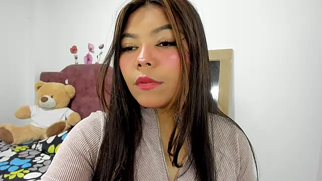 veky saliva01 online show from 12.20.24