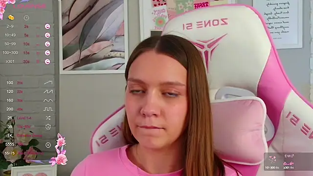 Snapshot of AliceBrayan chatting on 03.06.25 AliceBrayan online show from 03.06.25