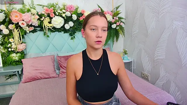 Snapshot of AliceBrayan chatting on 10.11.25 AliceBrayan online show from 10.11.25