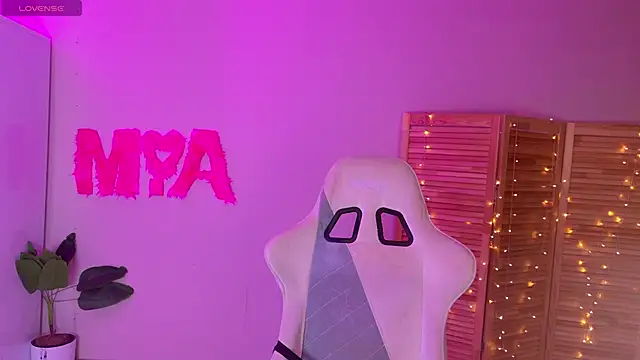 Miss Mia Murr online show from 09.26.25