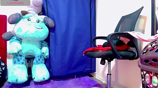 nicol gill  online show from 01.24.25