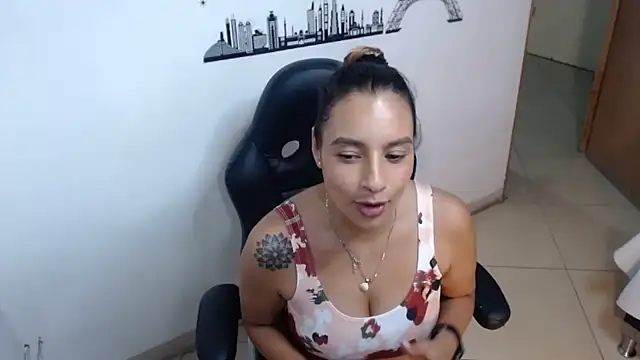 Snapshot of mykaelahoney chatting on 07.02.26 mykaelahoney online show from 07.02.26