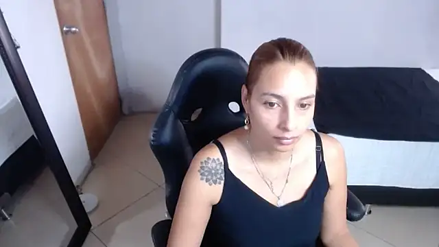 Snapshot of mykaelahoney chatting on 07.28.26 mykaelahoney online show from 07.28.26