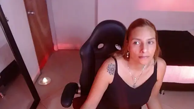 Snapshot of mykaelahoney chatting on 07.28.26 mykaelahoney online show from 07.28.26