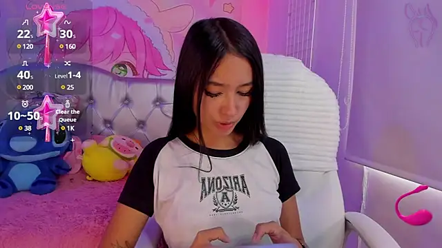 Snapshot of sophie_ws chatting on 12.21.24 sophie ws online show from 12.21.24