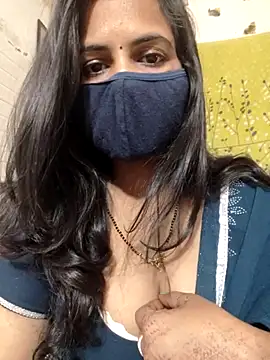 Snapshot of Nehubhabhi26 chatting on 10.14.25 Nehubhabhi26 online show from 10.14.25