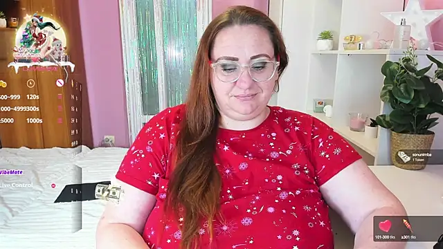 Snapshot of lovely_adelle chatting on 12.24.24 lovely adelle online show from 12.24.24