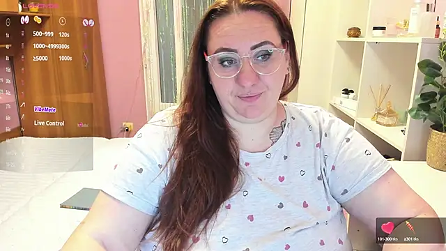 Snapshot of lovely_adelle chatting on 02.02.25 lovely adelle online show from 02.02.25