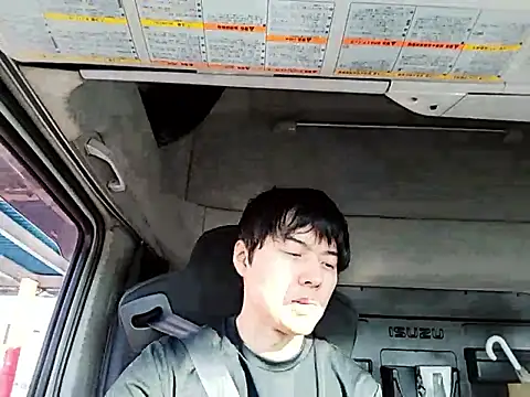 whitebriefboy online show from 04.15.26