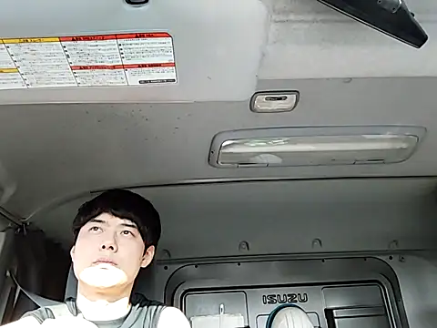 Snapshot of whitebriefboy chatting on 05.28.26 whitebriefboy online show from 05.28.26