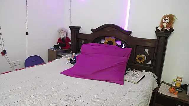 DominaLeona online show from 01.24.25