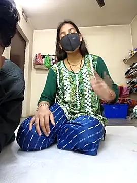 Snapshot of riya190 chatting on 02.15.25 riya190 online show from 02.15.25