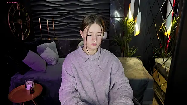 Snapshot of Lily_Moonlight chatting on 12.26.24 Lily Moonlight online show from 12.26.24