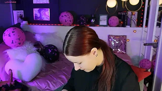 Lily Moonlight online show from 02.11.26