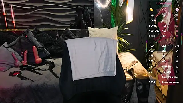 Lily Moonlight online show from 06.23.26