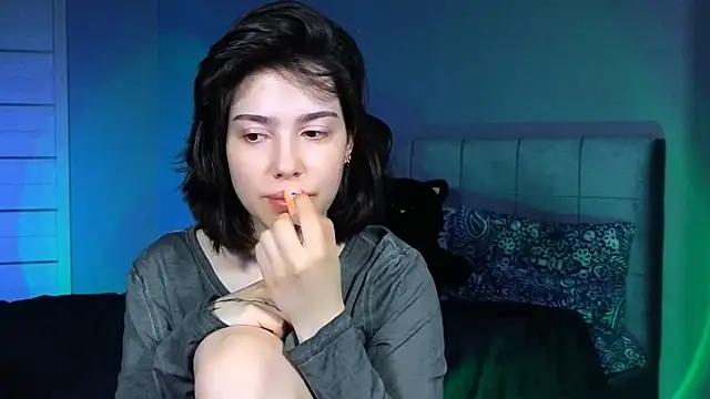 Stacy Gonzales  online show from 04.19.26