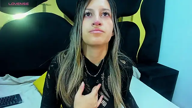 GiaRoussel online show from 10.31.25