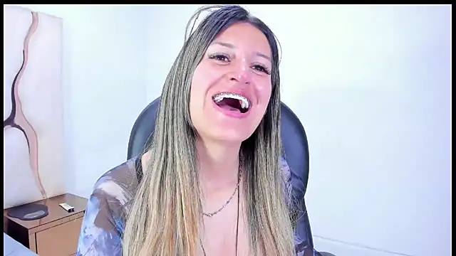 GiaRoussel online show from 11.27.25