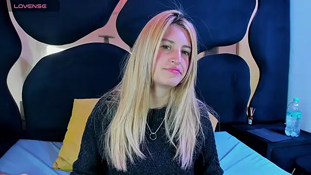 GiaRoussel online show from 02.12.26